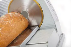 Brotschneidemaschine Test mit Brot